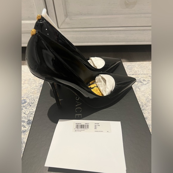 Versace Decollete 110 
BRAND NEW - Picture 2 of 4